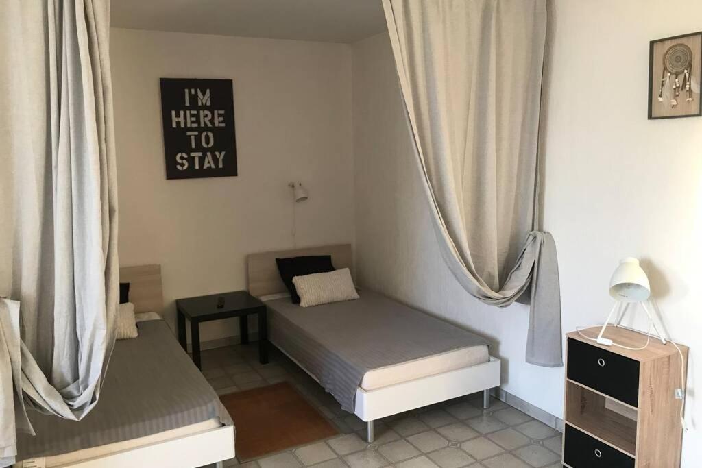 Studio Meuble Classe 2 Etoiles - 30M² Greoux-les-Bains Luaran gambar