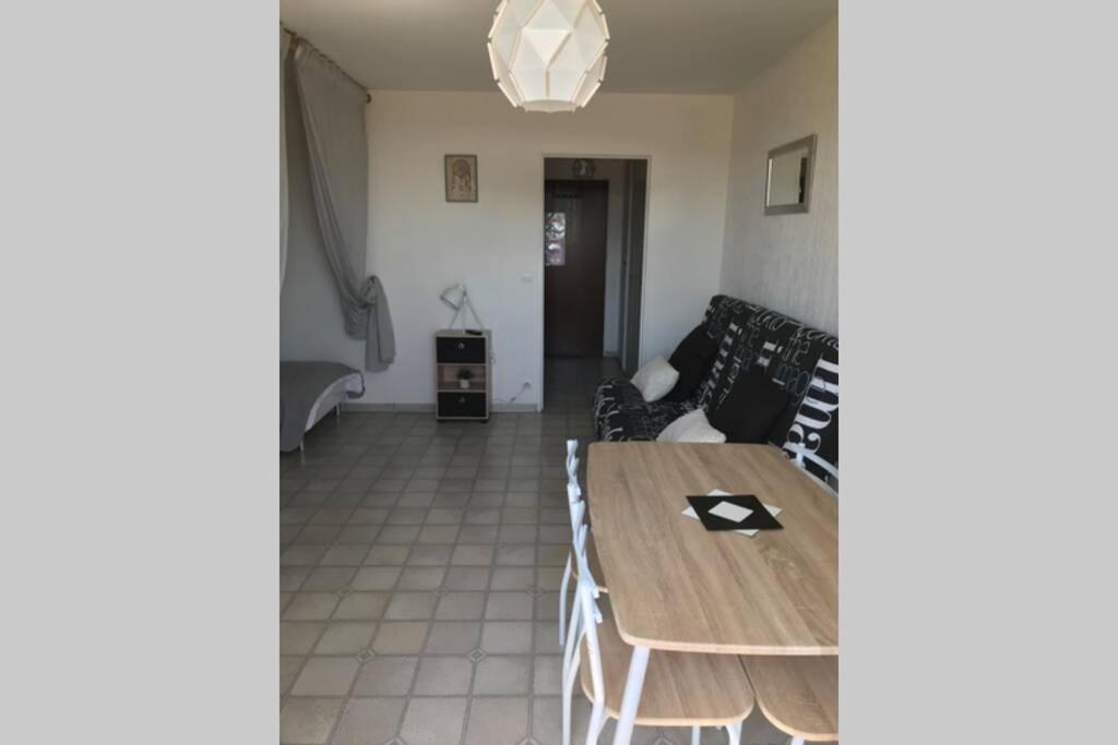 Studio Meuble Classe 2 Etoiles - 30M² Greoux-les-Bains Luaran gambar